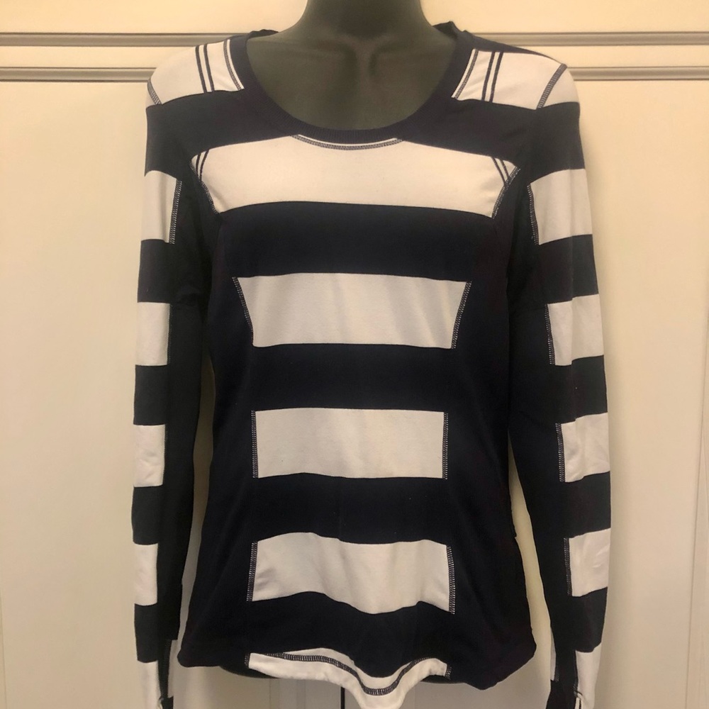 Lululemon Switch Back Top, Size 6.